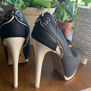 Beautiful Black and White Heel with Design